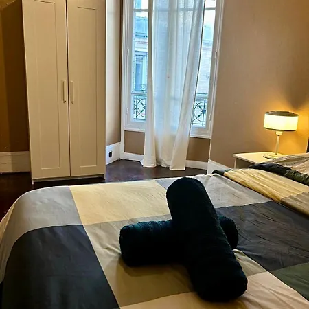 Tour Eiffel Apartment